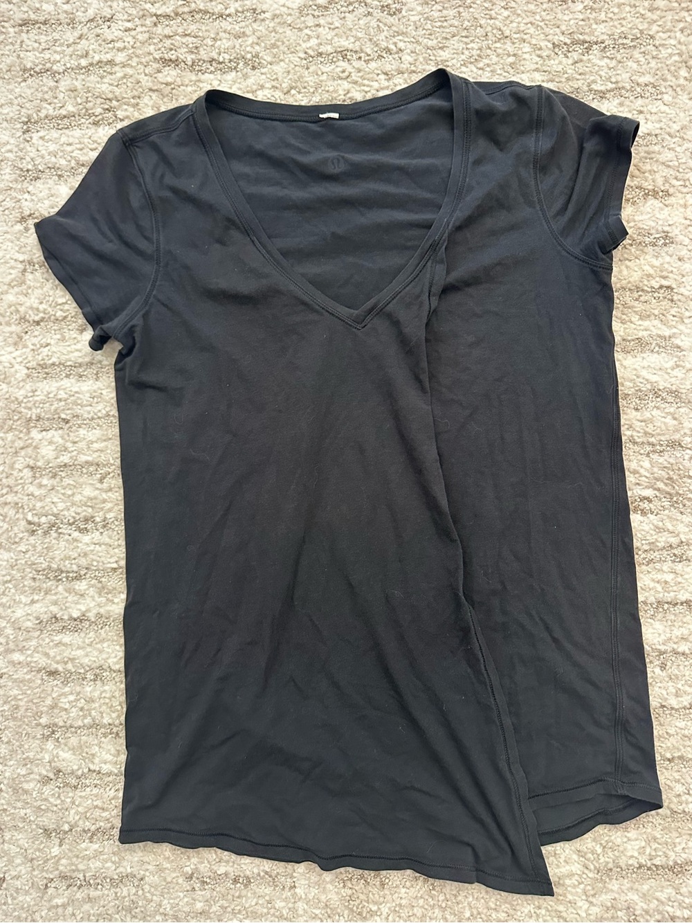 Lululemon Love V-Neck T-shirt black size small
